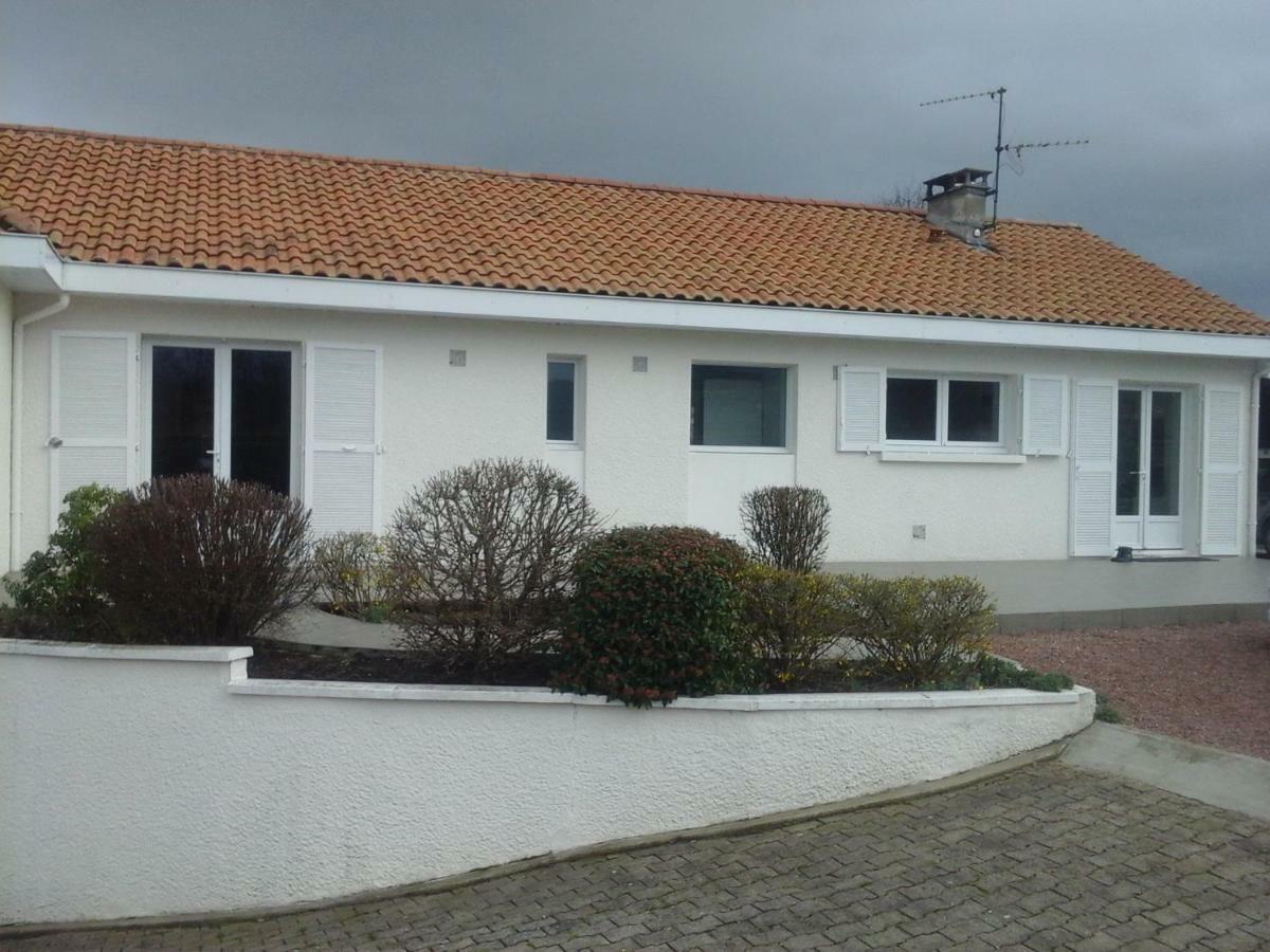 Les Varennes Saint-Alban-les-Eaux Exterior foto